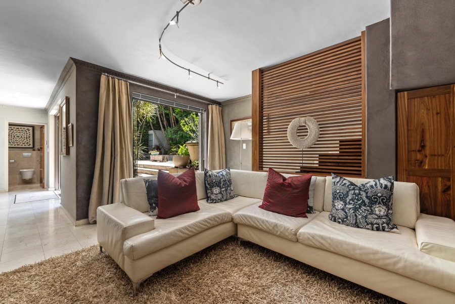 2 Bedroom Property for Sale in Tamboerskloof Western Cape